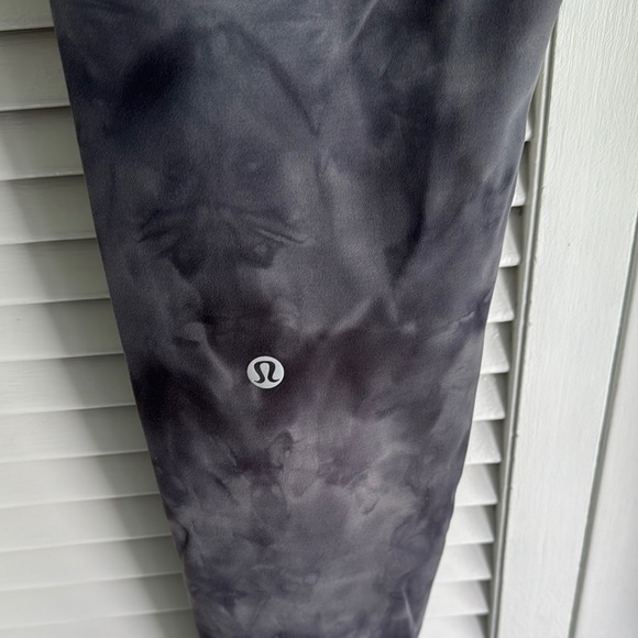 Lululemon Athletica Wunder Train High-Rise Leggings 28" - Picture 3 of 4